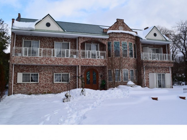 雪景色の大山ゲストハウス兼大山研修センターです。